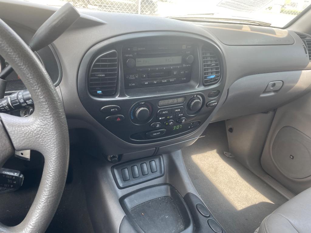 2006 Toyota Sequoia SR5 - Photo 11