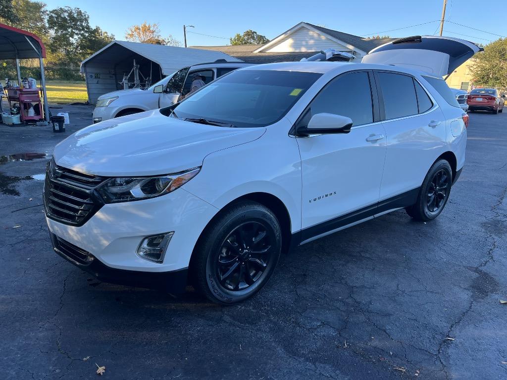 2021 Chevrolet Equinox LT's photo