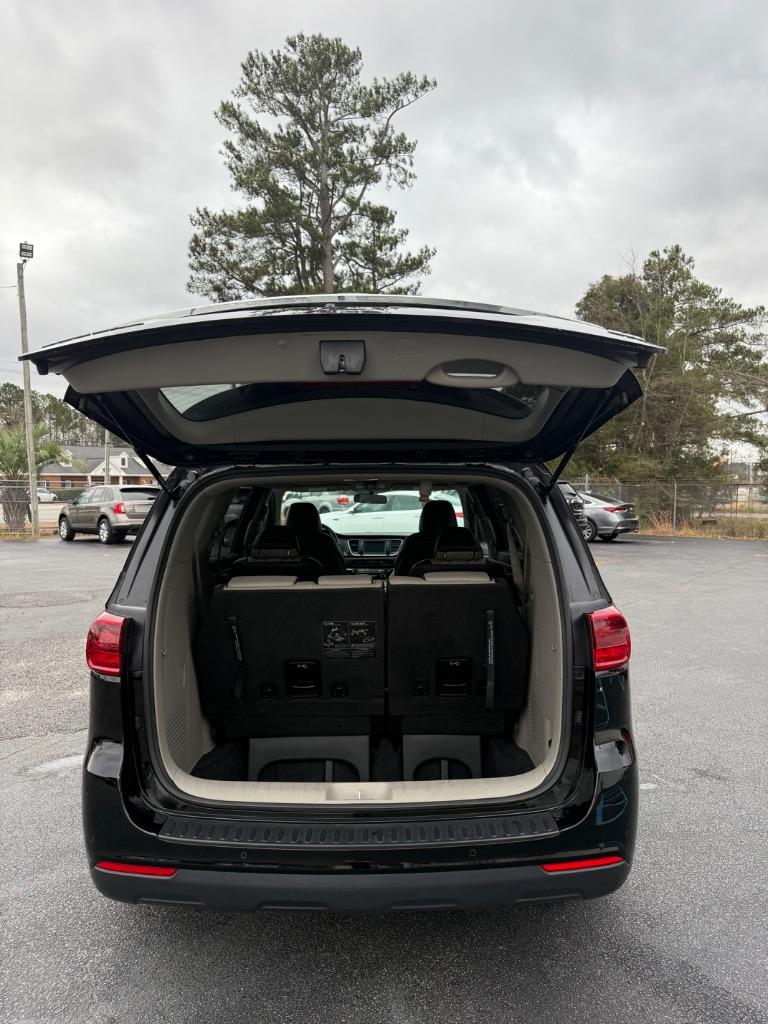 2019 Kia Sedona EX - Photo 6