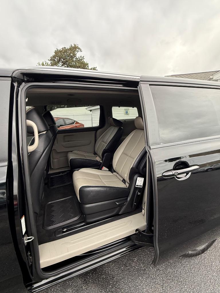 2019 Kia Sedona EX - Photo 14