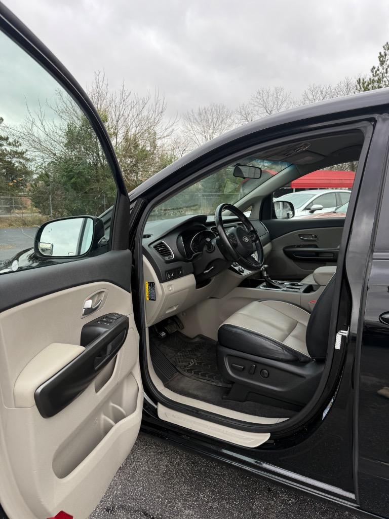 2019 Kia Sedona EX - Photo 10