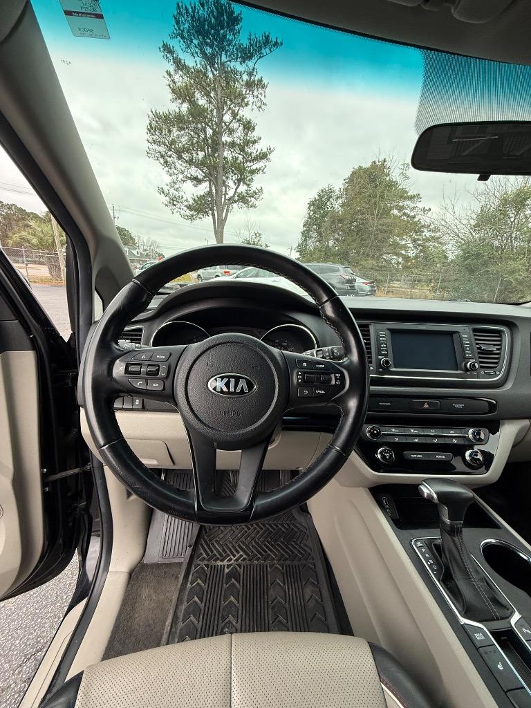 2019 Kia Sedona EX - Photo 11